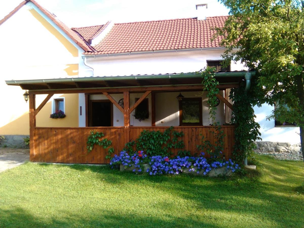 Apartment Otevek Trhove Sviny